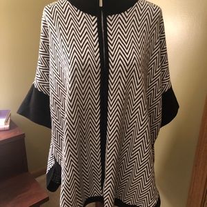 White House Black Market Women’s Poncho Sweater Size Small / Medium